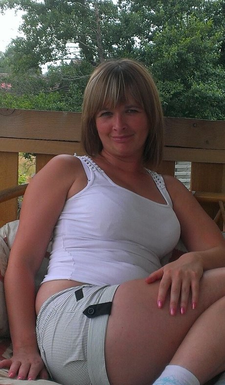 redhead skinny onlyfans exclusive pic