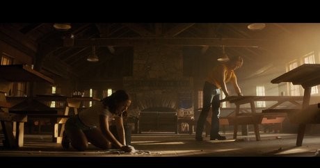 Emily Rudd star naked pics