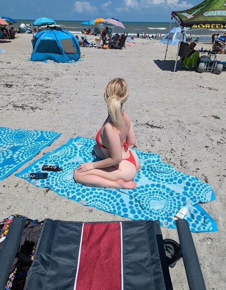 Ashton Birdie hot actress gallery