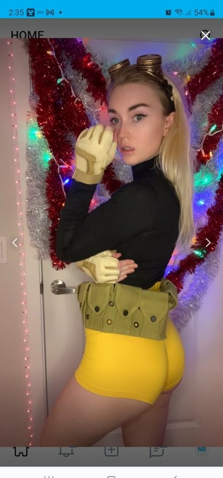 Ashton Birdie art actress pic