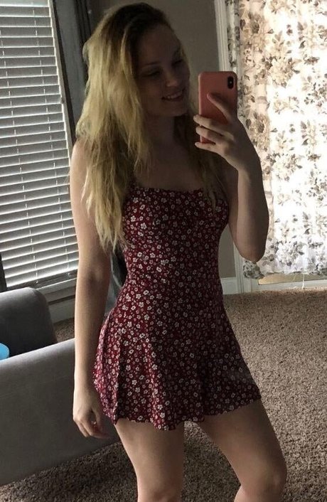 ASMR Darling pornographic model image