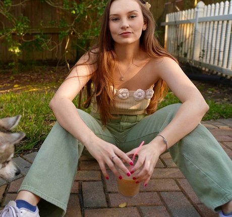 ASMR Darling model top photo