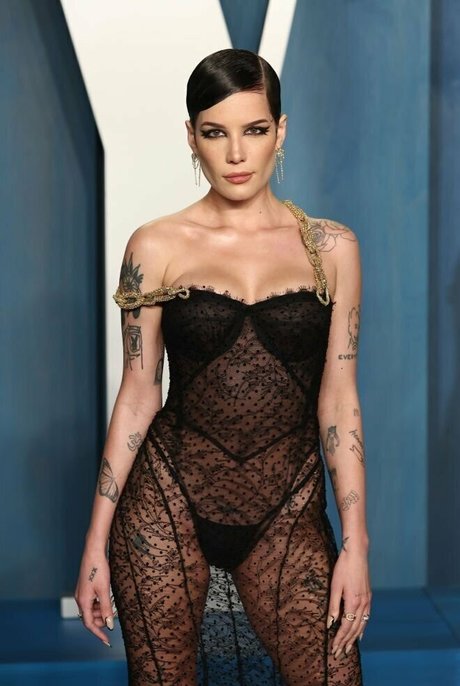 Halsey hot actress picture