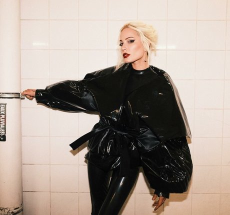 Halsey pretty model gallery