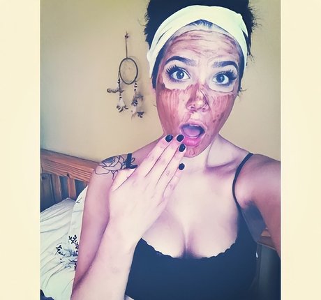 Halsey top model pics