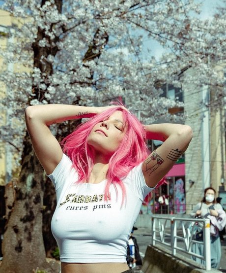 Halsey naked actress photos