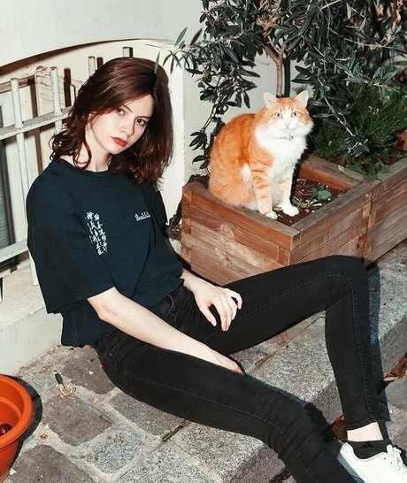 Jordan McEwen model naked img