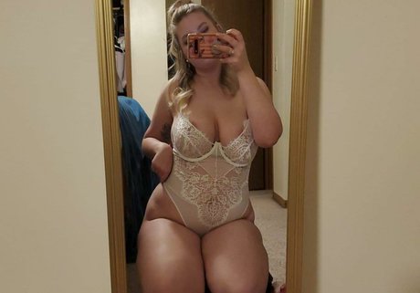 curvy blonde onlyfans free porn pics