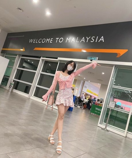 blonde shemale onlyfans best galleries