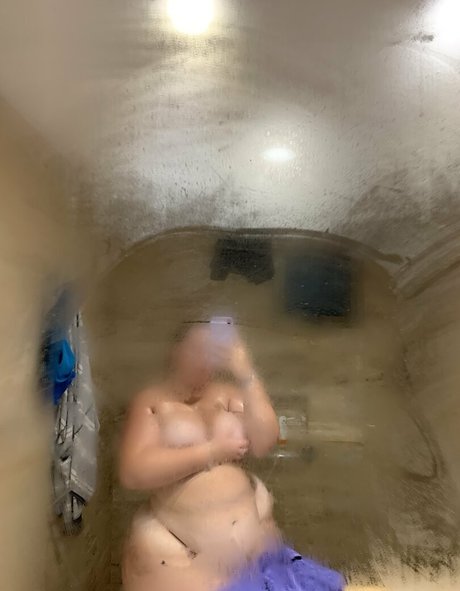 twinsmaison nude model picture