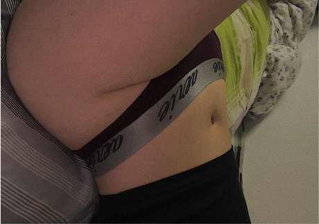 meiashes naked model images