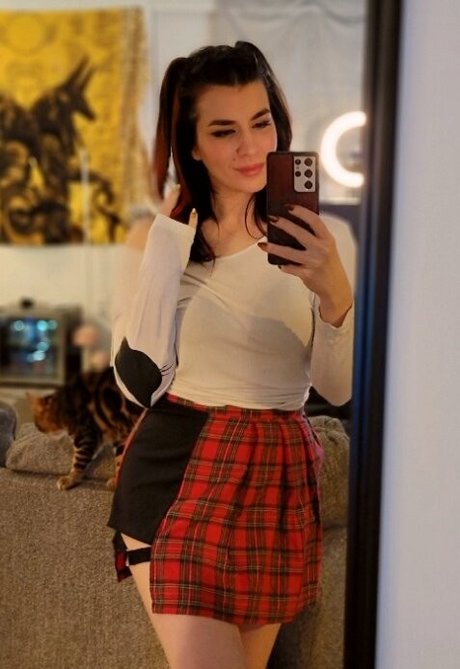 Kat Gunn pretty model img