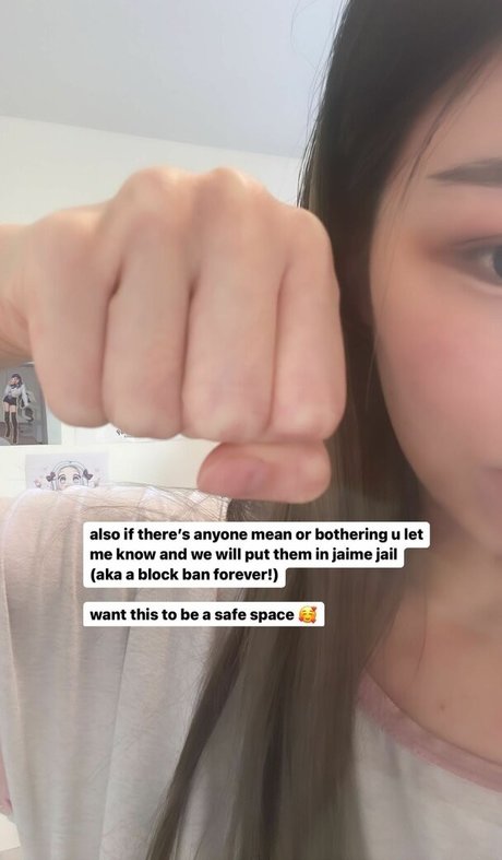 igumdrop erotic model image