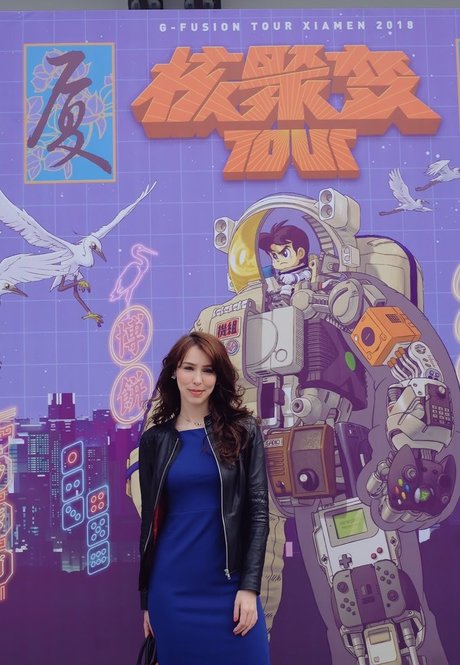 Stefanie Joosten hd actress image