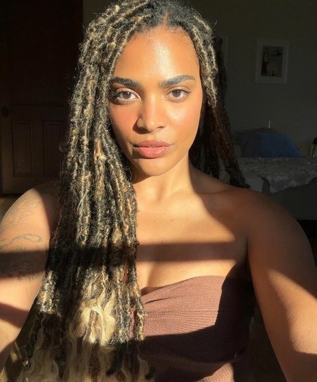 Sydeon exclusive actress photo