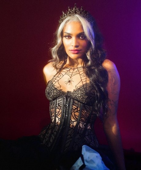 Sydeon exclusive pornstar images