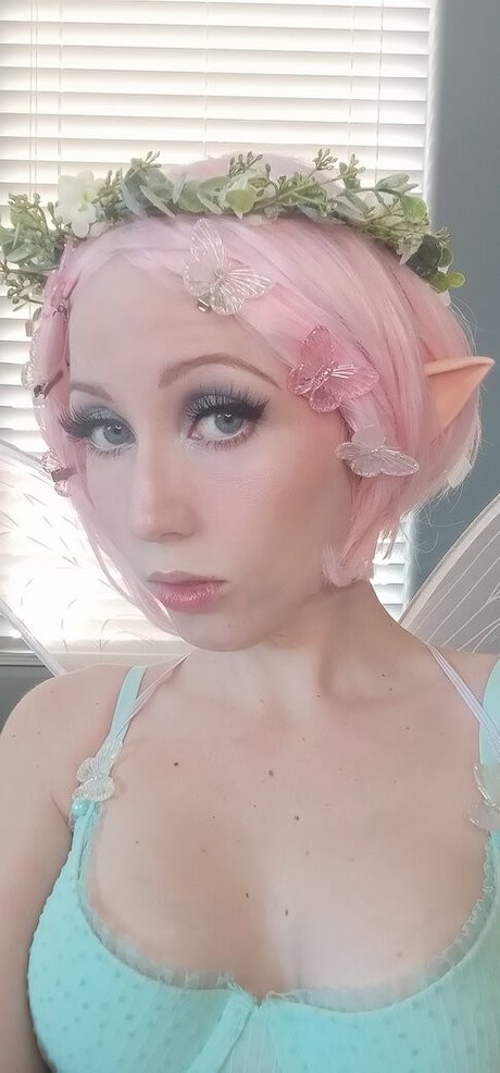 blonde shemale onlyfans nude pictures