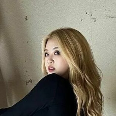 Allissa Shin erotic pornstar galleries