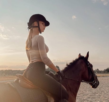 Ilona Arsentieva star pornographic photo