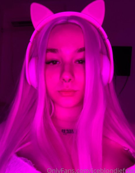 cosplayfoxyuzumaki model high quality pictures