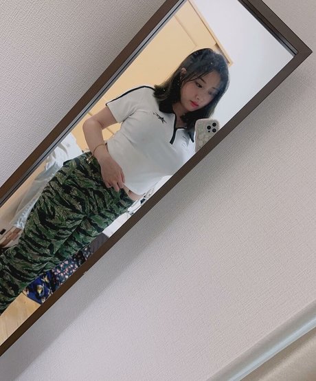 Starsmitten pretty pornstar pic