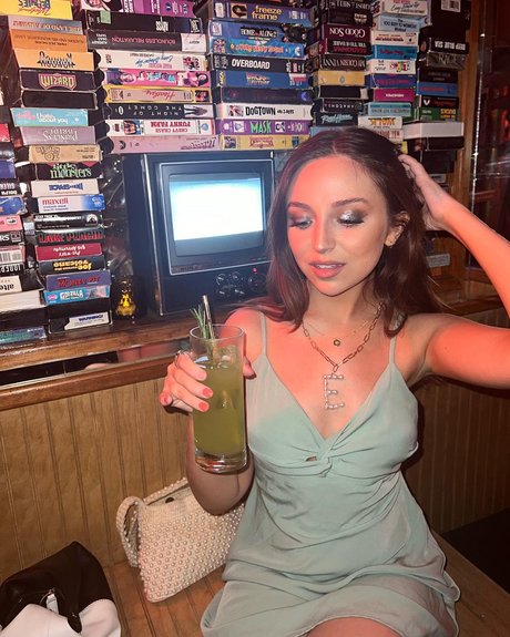 Ellie Schnitt pornstar beautiful image