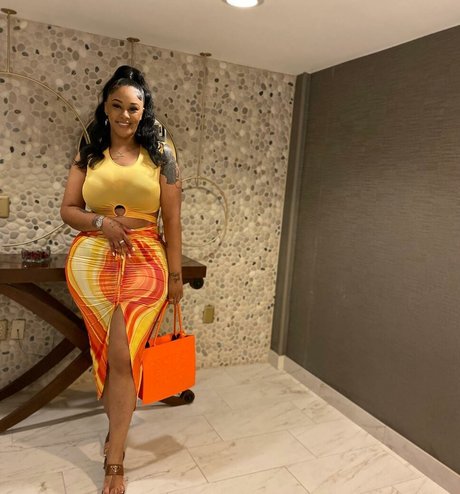 Nunu Nellz model high quality image