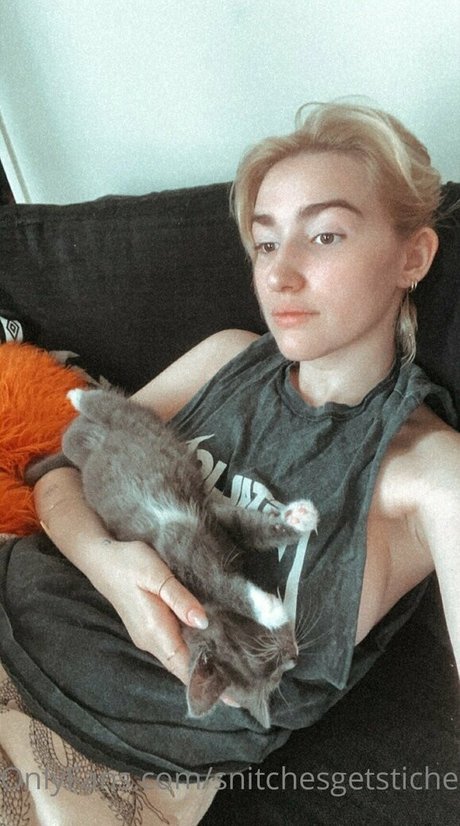 snitchesgetstiches pornstar nudes image