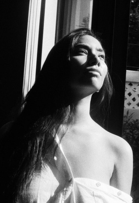 Desiree Flores pornographic actress gallery