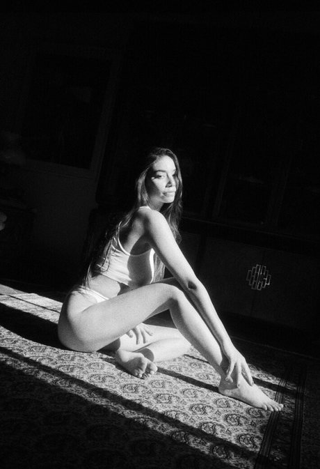 Desiree Flores high quality actress archive