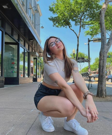 Leoniemontybtw pornstar high quality gallery