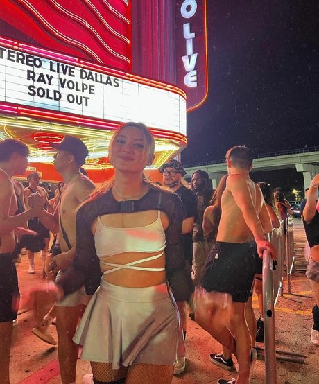 Leoniemontybtw porn star photos