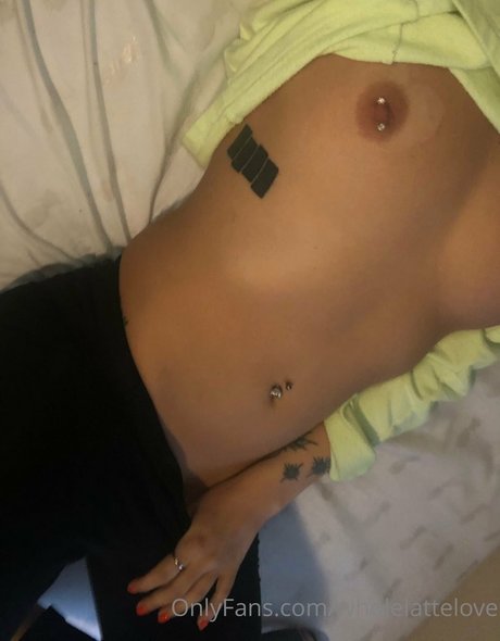 Alicia Costello model hot pics