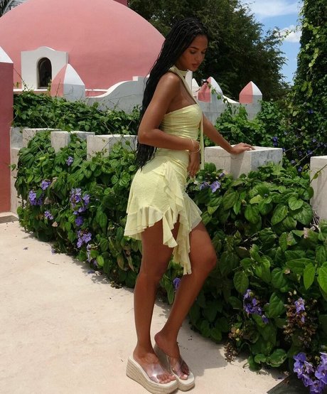 Juliana Nalu top actress photos