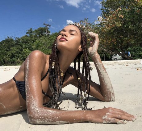 Juliana Nalu nude actress picture