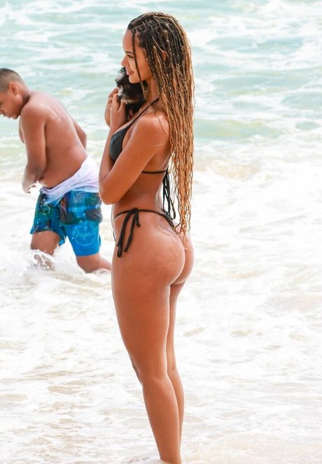 Juliana Nalu naked star image