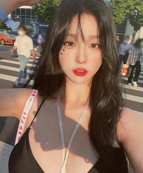 woohankyung star nudes gallery