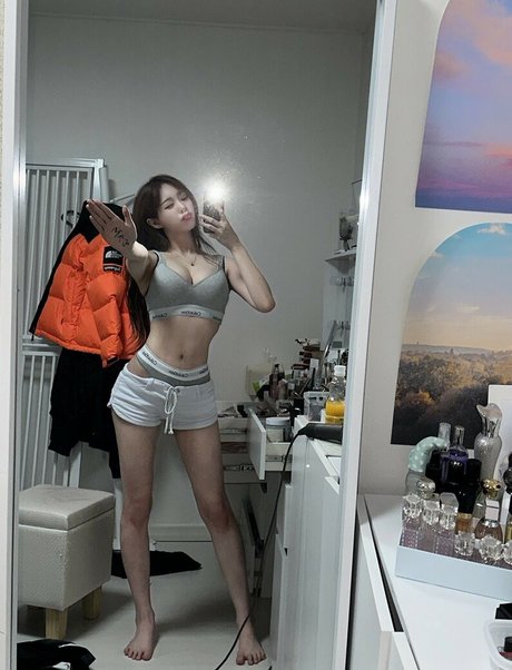 woohankyung erotic pornstar pics