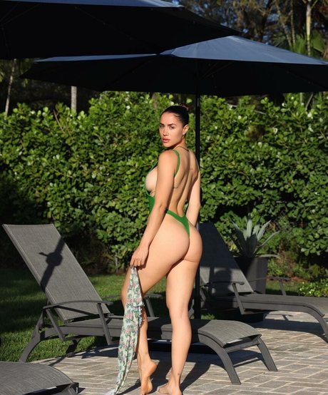 Alexia Inguanzo beautiful model gallery