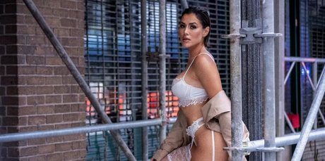 Alexia Inguanzo pornstar hot img