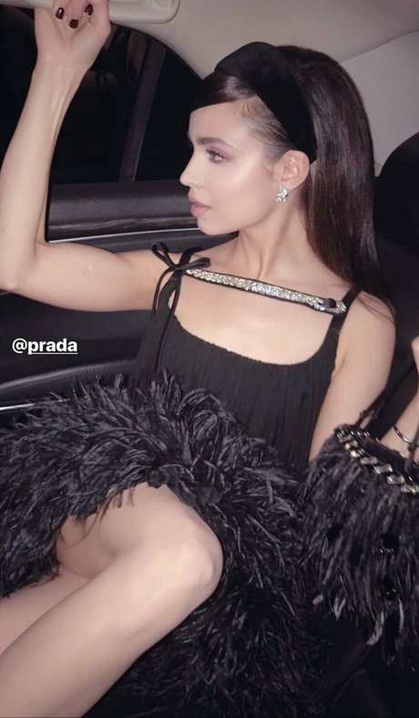 Sofia Carson hd pornstar photos