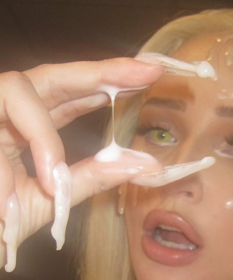 Kim Petras art actress img