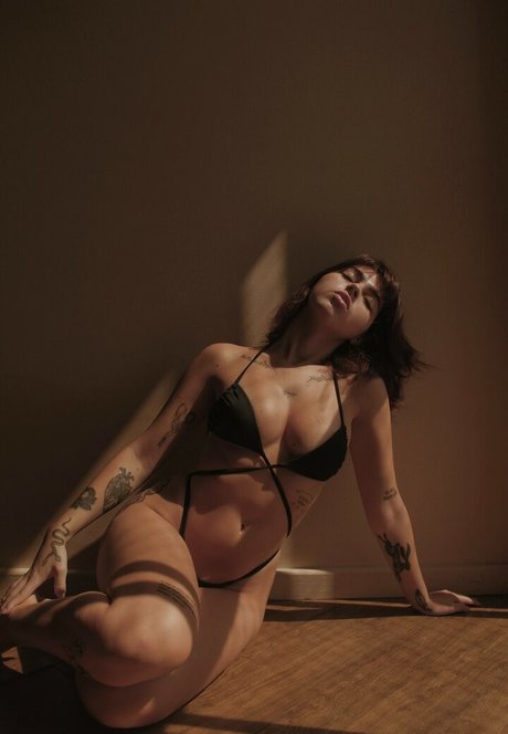 Aliese pornstar naked galleries