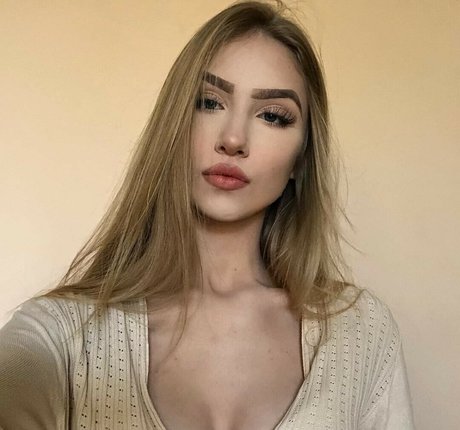 Sara Hardel star art galleries