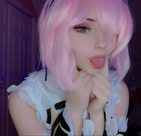 Uzileks erotic actress pictures