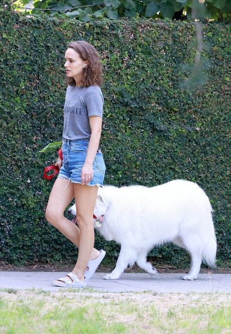 teen lesbian onlyfans best picture