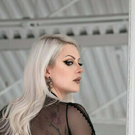 ms spookykins sexy actress pictures