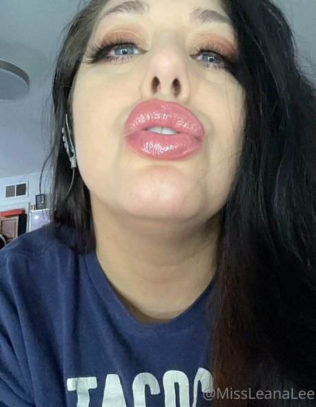 missleanalee nice model photo