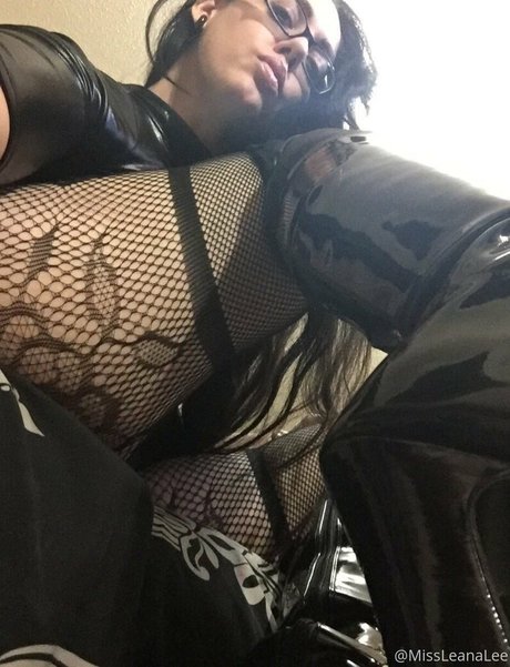 missleanalee model erotic photos