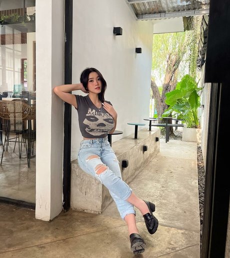 bukkake onlyfans pornographic picture